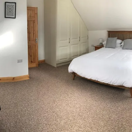 度假居 3 Bedroom Near & Doonbeg 基尔拉什